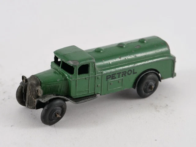 Dinky Toys GB N°945 AEC Fuel Tanker Lucas - Camion Citerne Vert 1/43 - Boîte Esso