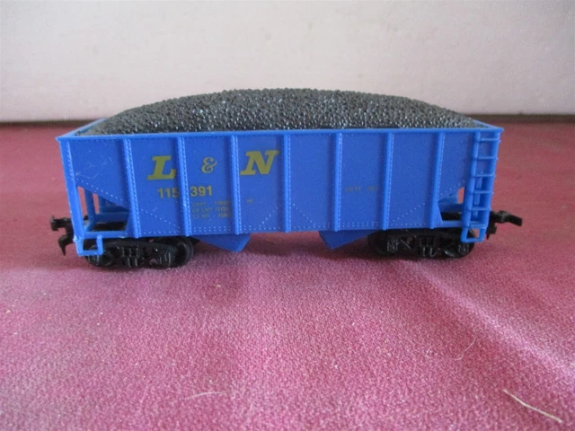 HO Scale Louisville Nashville L&N 115391 w/Coal Load Hopper Train Car Railroad HO Scale Louisville Nashville L&N 115391 w/Coal Load Hopper Train Car Railroad
