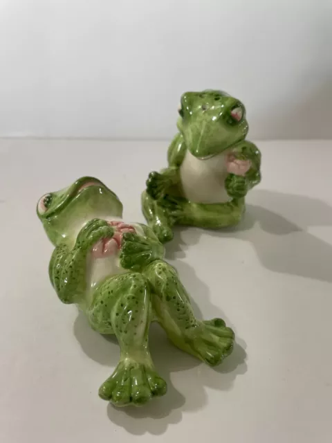 Green Toad Frogs With Pink Flowers Hand Painted Salt & Pepper Shaker Set