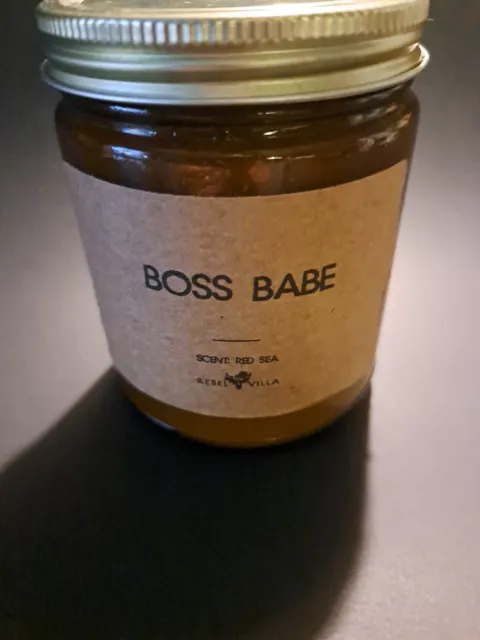 "Vela de vidrio pequeña Boss babe perfumada MAR ROJO 3,5"