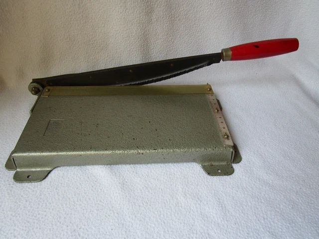 alte große Foto Schneidemaschine Hebelschneider gezackte Klinge Cutter