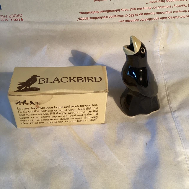 VINTAGE PIE BIRD Blackbird Steam Funnel Vent Pie Whistle Hand Painted