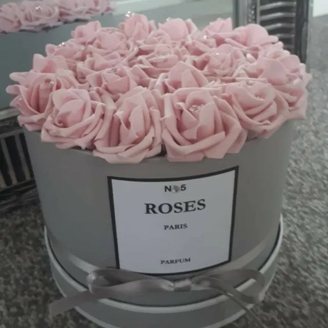 Forever rose hat box/flower hat box/ Foam roses hat box gifts