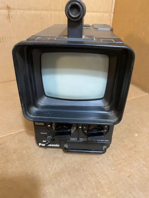 Vtg Panasonic Solid State Portable Television TV TR-555A 5" Screen AS IS