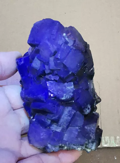 Espécimen mineral de cristal de fluorita de cuarzo fluorescencia azul natural de 0,69 lb