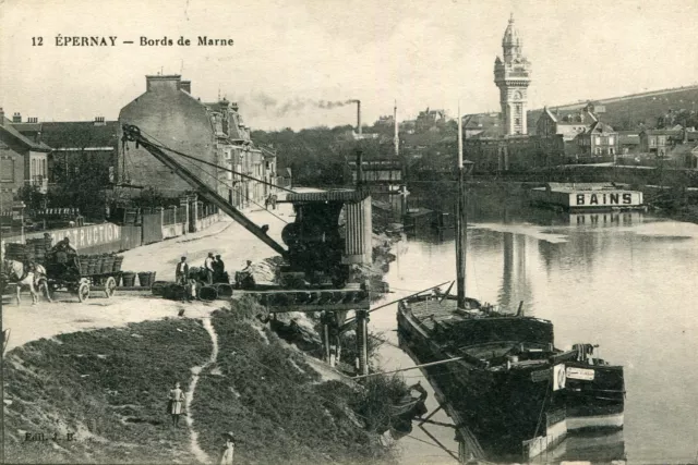 Carte EPERNAY Bords de Marne La Péniche La grue et la remorque avec corbeilles
