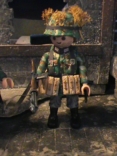 PLAYMOBIL CUSTOM SOLDIER Armes Grenadier France 1944 Ref 0672 EUR 37 playmobil-custom-soldier-armes-grenadier-france-1944-ref-0672-eur-37