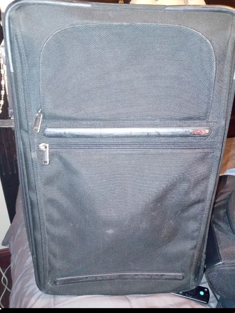 Tumi International Expandable 2-Wheeled | Color: Black