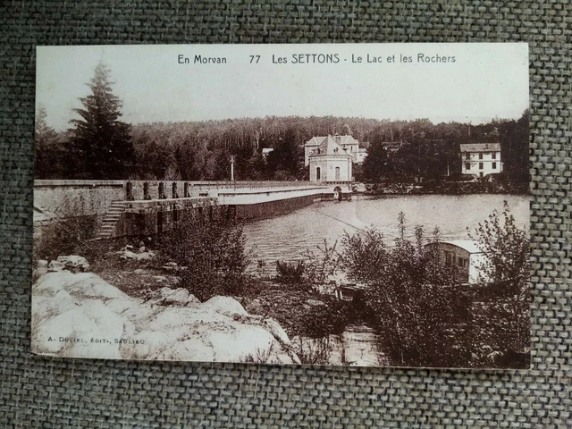Cpa Les Settons Le Lac Et Les Rochers