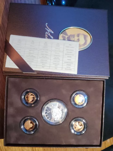 2009-PSSSS Lincoln Coin&Chronicles Set Including Silver Dollar OGP 324R