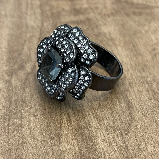 Stella & Dot Belle Fleur Flower Ring Hematite Crystal Adjustable Band 5-9