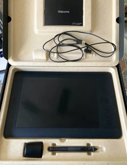 Wacom PTH651 Intuos Pro Pen and Touch Tablet - Black