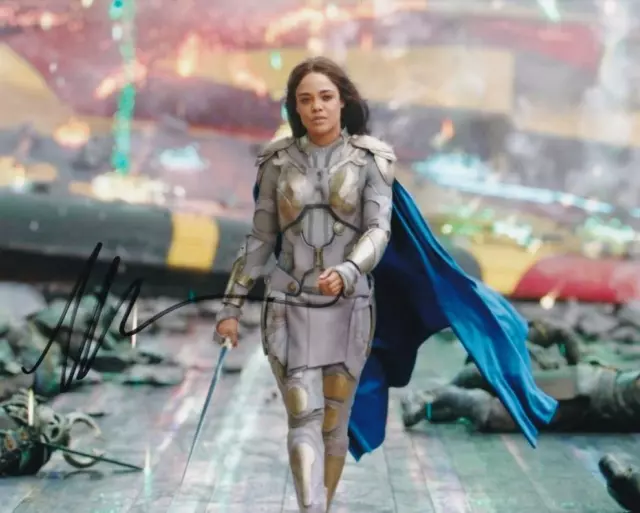 TESSA THOMPSON signed Autogramm 20x25cm THOR in Person autograph COA AVENGERS