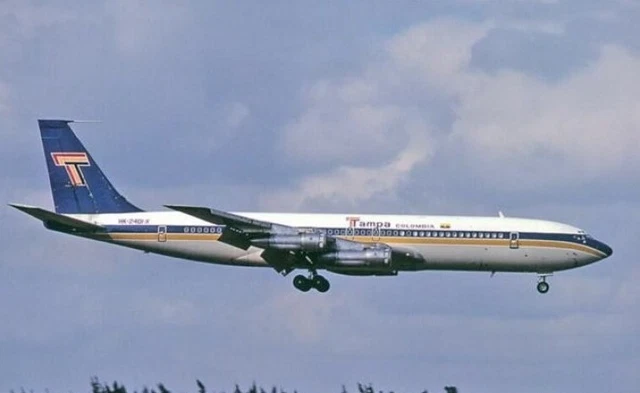 TAMPA COLOMBIA / British Caledonian cs Boeing 707 HK-2401-X @ Miami ...