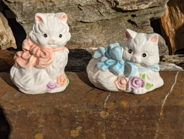 White Kitty Cat with Bows Salt and Pepper Shakers