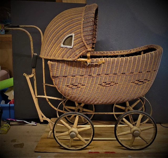 Vintage O.W.S. Co Baby Doll Carriage Wood Wicker Metal Stroller Pram Buggy
