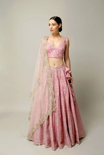 Set di abiti da sposa etnici indiani Lehengas Choli in raso di seta...