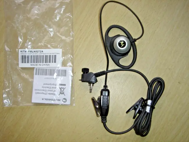 Motorola PMLN5272A soft D-style (small) earpiece with mic/PTT for MTH800