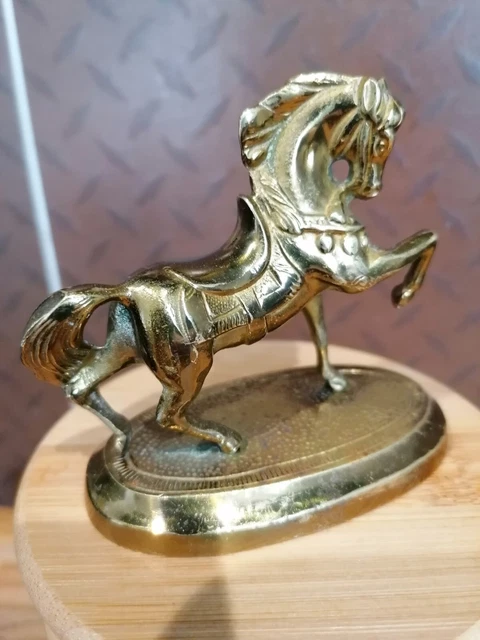 BRONZE ANCIEN PETIT cheval harnaché sur socle en bronze EUR 100,00