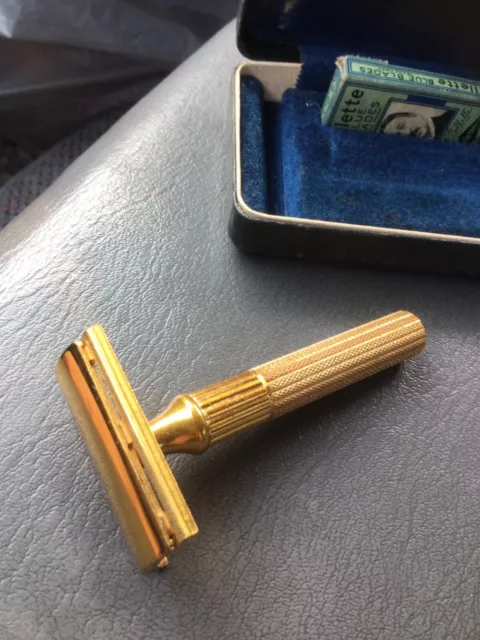 Vintage Gillette Razor Gold Tech w/Case & Razor ~VERY NICE!!