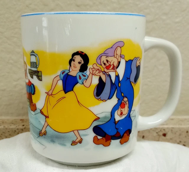 Vintage Disneyland Snow White Seven 7 Dwarfs  Blue Rim  Mug Walt Disney Japan