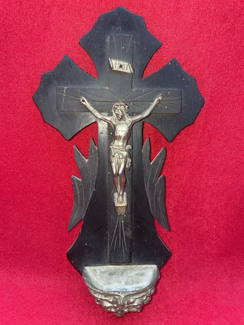 Ancien Crucifix avec Bénitier en Bois & Laiton - Vintage French Finds
