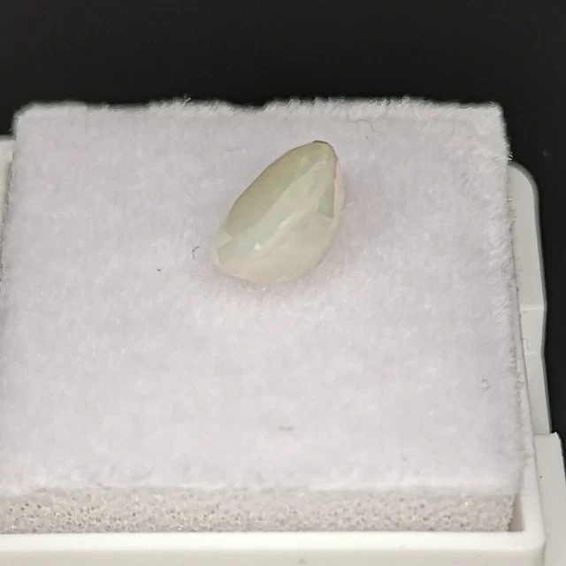 Opale Précieuse naturelle d'Ethiopie - 0.88 Carat