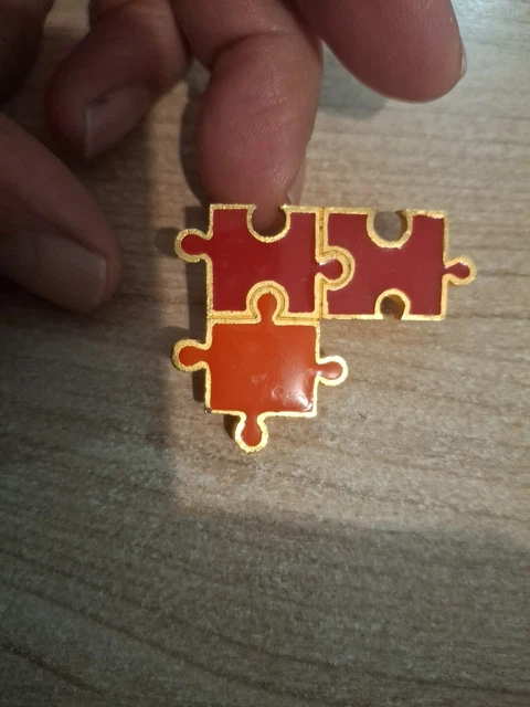 Broche Vintage Biche De Berre à Paris - Métal Doré Années 70, Modèle LCL22BAM001