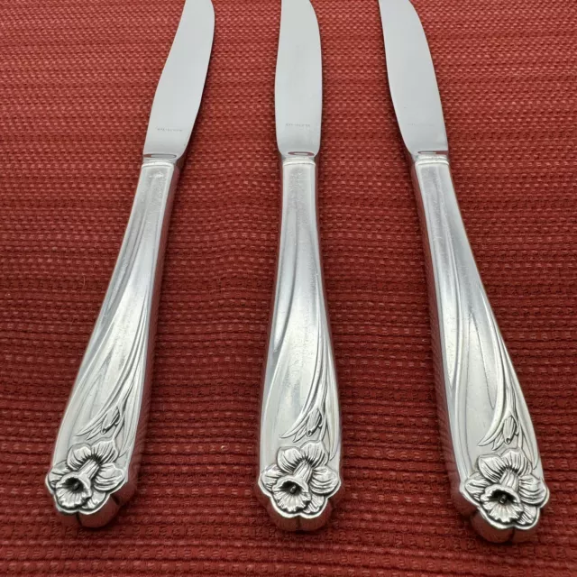 Set/3 1847 Rogers Bros International Silver DAFFODIL Silverplate DINNER KNIVES