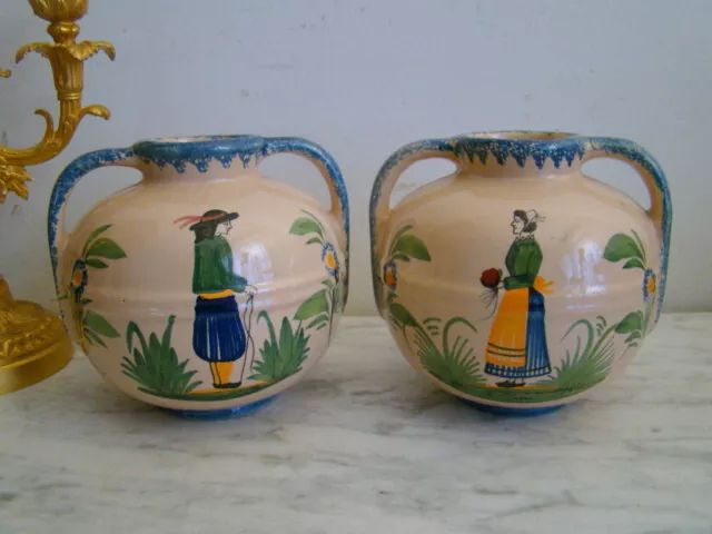 Paire De Vases En Quimper Anciens Signes Decor Au Couple Breton
