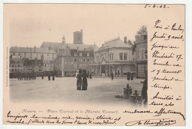 NEVERS - Nievre - CPA 58 - La Place Carnot - Le Marché - Café Agricole Cp 1900