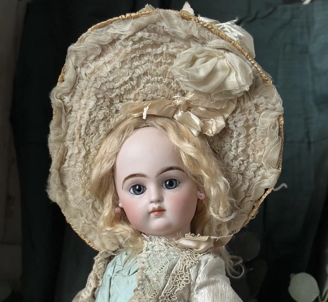 Chapeau Bonnet De Poupée Ancienne - Vintage & Authentique