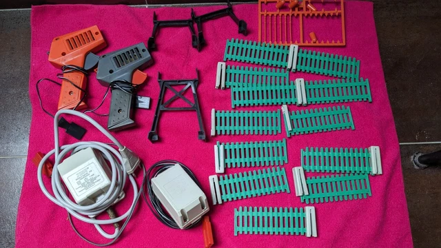 Lot TCR de 2 TRANSFORMATEURS, MANETTES et ACCESSOIRES pour circuit voitures TCR