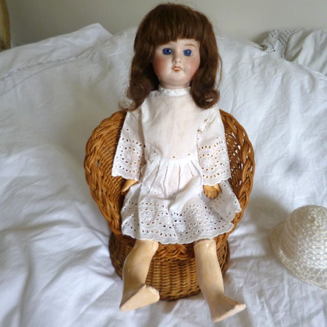 ANCIENNE POUPEE SFBJ D 60 PARIS 2/0 23 PORCELAINE Taille 38 cm