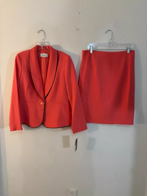 Le Suit lined coral nylon/polyester skirt suit size 8 NWT