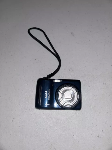 Kodak EasyShare C1550 Blue 16 MP Digital Compact Camera Turns On