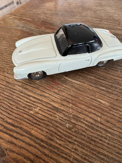 Voiture Miniature Dinky Toys – Mercedes 190SL – échelle 1:90 – Fabriqué En France – Occasion