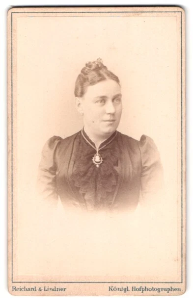 Fotografie Reichard & Lindner, Berlin, Unter den Linden 54 /55, Portrait Dame i