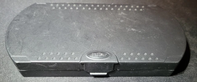 Intec Black Hard Travel PSP Playstation Portable 4 disc UMD case+2 Memory C G/VG