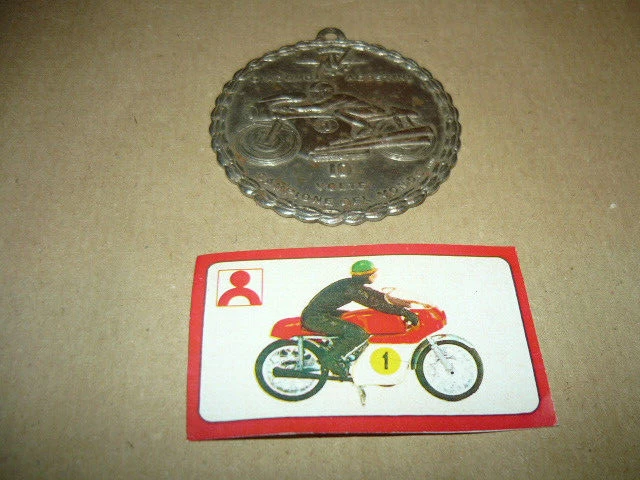 Figurina Politoys Mt1 La Moto Di Giacomo Agostini Mv Agusta + Medaglia Omaggio