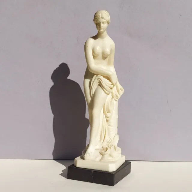 Statue de Vénus en résine - sculpture femme nue