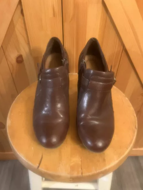 Bare Traps Glamour Brown Leather Zip Ankle Booties Block Heel Size 8.5 M 2