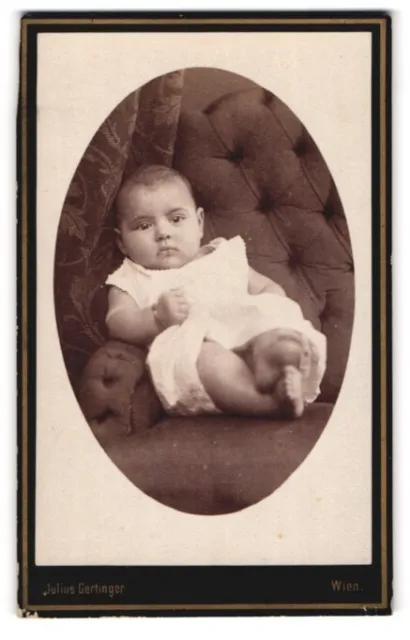 Photography Julius Gertinger, Vienna, Margarethenstr. 28, Portrait Cute Baby in W