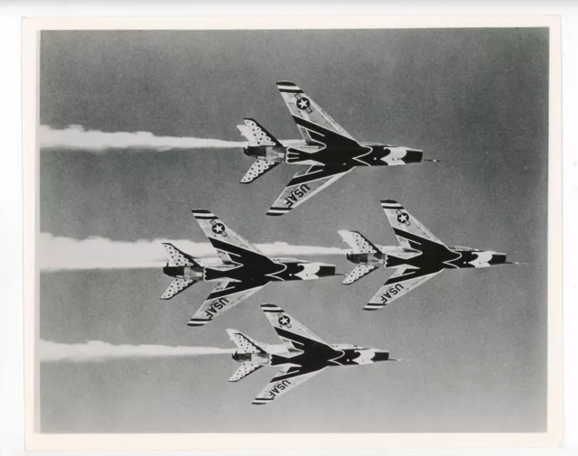 Photograph of Thunderbirds North American F-100 Super Sabre Formation 1961