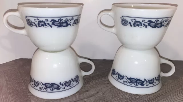 Pyrex Old Town Set 4 Cups Tea Coffee USA Blue Onion Floral C Handle