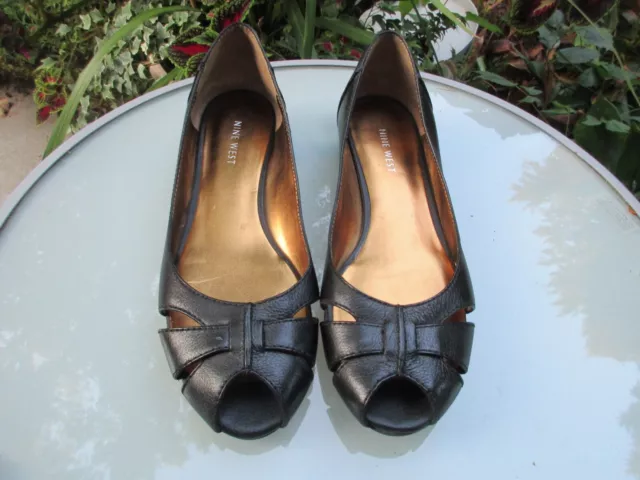 Nine West Black Leather Flats Slip On Open Toe Womens Shoes Sz 8 M Gold inside