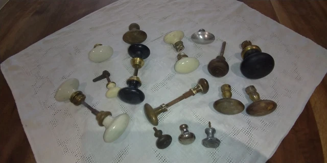 Lot De Poignées  Boutons Anciennes Portes Porcelaine laiton Bois