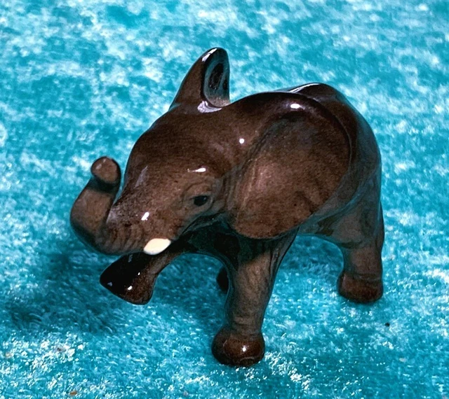 Hagen-Renaker Baby Elephant (African), A-264, 1 3/8"T