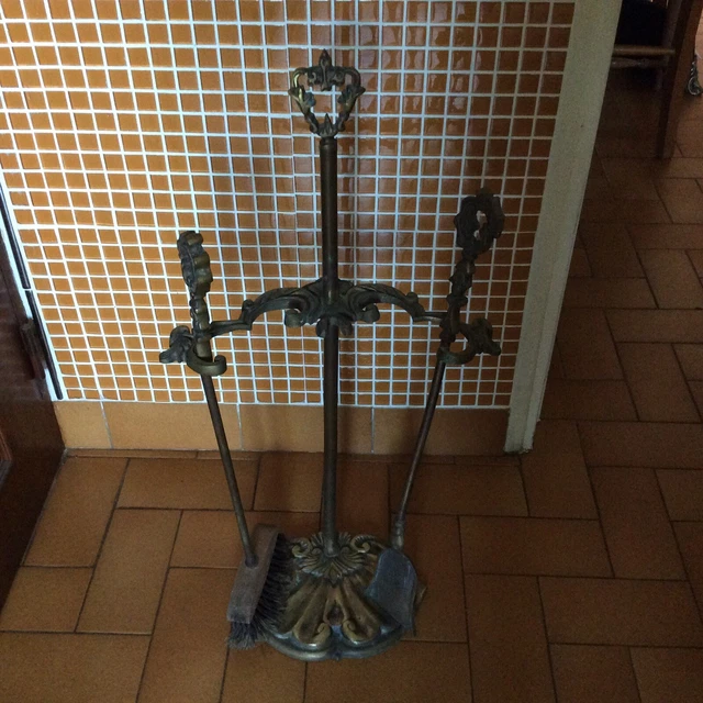 Grand Serviteur De Cheminée Ancien Style Médiéval – Ferronnerie D’art Complète – État Brut