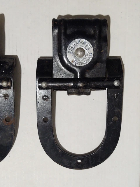 Vintage Old National Horseshoe U Shaped cast iron Barn Door Rollers Hangers Set 3
